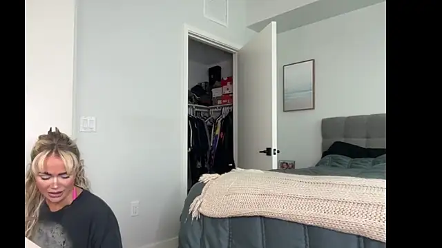 ElenaErickson online show from February 11, 8:41 pm