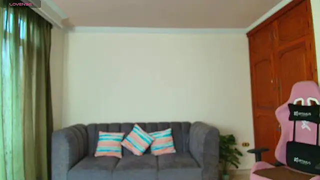 lili jade222 online show from February 2, 12:15 pm