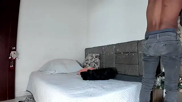 Snapshot of tom_colinn chatting on November 14, 9:40 pm tom colinn online show from November 14, 9:40 pm