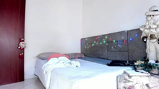 Snapshot of tom_colinn chatting on November 17, 4:55 pm tom colinn online show from November 17, 4:55 pm