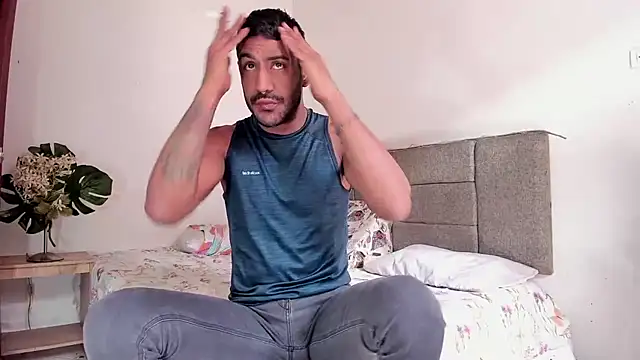 Snapshot of tom_colinn chatting on October 30, 5:21 pm tom colinn online show from October 30, 5:21 pm