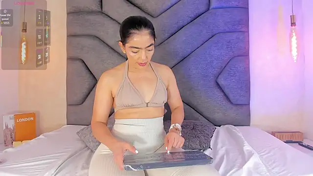 Snapshot of Liinda_Saenz chatting on July 8, 11:22 am Liinda Saenz online show from July 8, 11:22 am