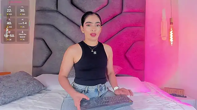 Snapshot of Liinda_Saenz chatting on June 20, 11:26 am Liinda Saenz online show from June 20, 11:26 am