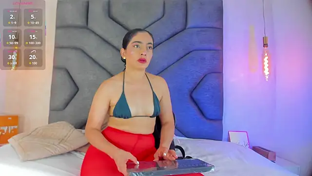 Liinda Saenz online show from May 23, 11:31 am