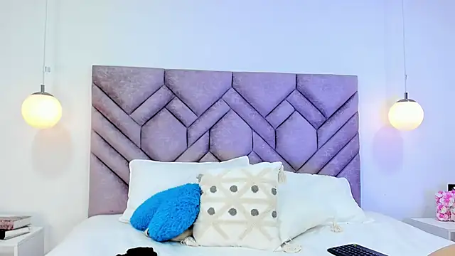 Liinda Saenz online show from May 28, 11:27 am