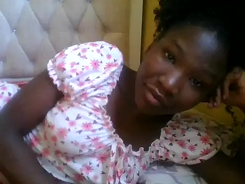 Snapshot of just_nala chatting on November 10, 7:24 am just nala online show from November 10, 7:24 am