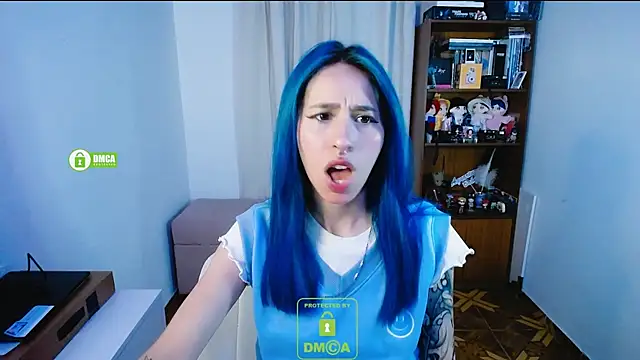 Snapshot of dakota_senju chatting on December 16, 2:15 am dakota senju online show from December 16, 2:15 am