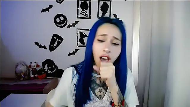 Snapshot of dakota_senju chatting on October 11, 2:40 pm dakota senju online show from October 11, 2:40 pm