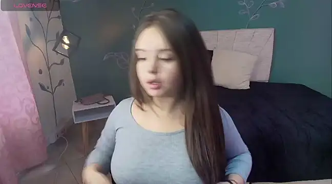 Snapshot of MariamCute_ chatting on March 19, 8:32 pm MariamCute online show from March 19, 8:32 pm