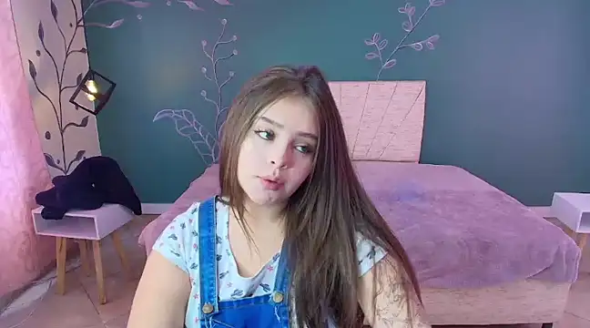 Snapshot of MariamCute_ chatting on March 5, 8:10 pm MariamCute online show from March 5, 8:10 pm