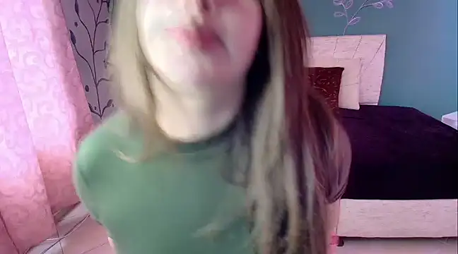 Snapshot of MariamCute_ chatting on February 19, 8:20 pm MariamCute online show from February 19, 8:20 pm