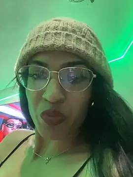 valentinabaez online show from March 18, 1:57 am
