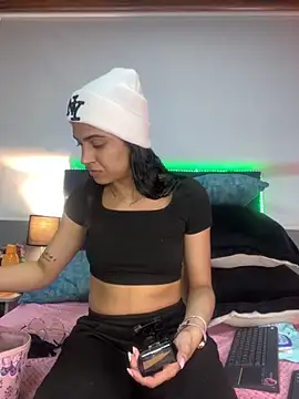 valentinabaez online show from November 3, 4:43 pm