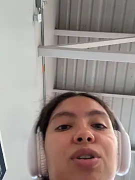 Nathcurly  online show from May 6, 8:13 pm