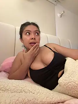 Snapshot of Nathcurly_ chatting on February 10, 8:19 pm Nathcurly online show from February 10, 8:19 pm