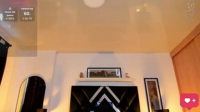 Snapshot of valery_camber chatting on July 17, 7:33 pm valery camber online show from July 17, 7:33 pm