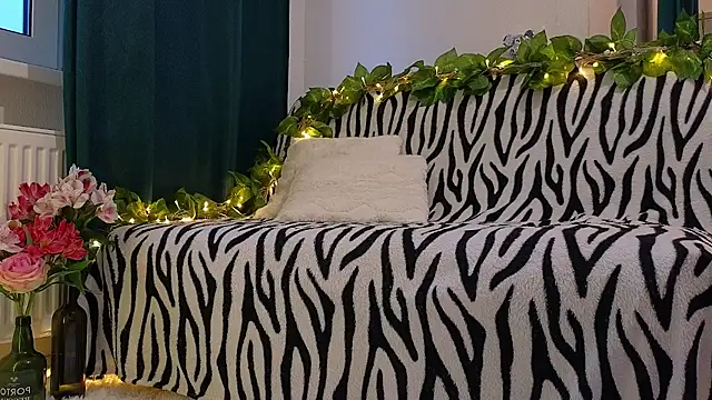 Snapshot of kristina_amurova chatting on November 13, 12:31 pm kristina amurova online show from November 13, 12:31 pm