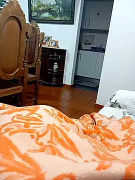 Snapshot of sonia1488 chatting on December 20, 7:17 pm sonia1488 online show from December 20, 7:17 pm