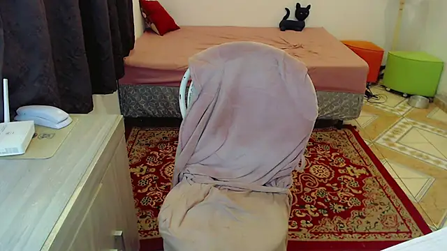 Snapshot of Sophie_Fantasys chatting on May 9, 2:04 am Sophie Fantasys online show from May 9, 2:04 am