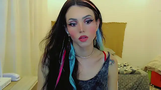 Snapshot of Sophie_Fantasys chatting on December 15, 12:49 am Sophie Fantasys online show from December 15, 12:49 am