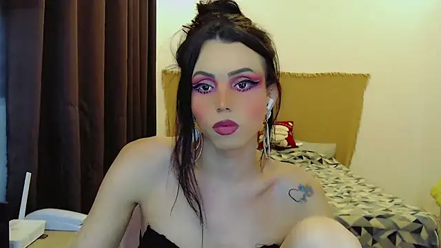 Snapshot of Sophie_Fantasys chatting on January 6, 11:20 pm Sophie Fantasys online show from January 6, 11:20 pm