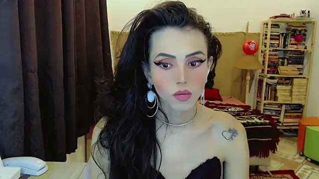 Sophie Fantasys online show from March 8, 7:55 am