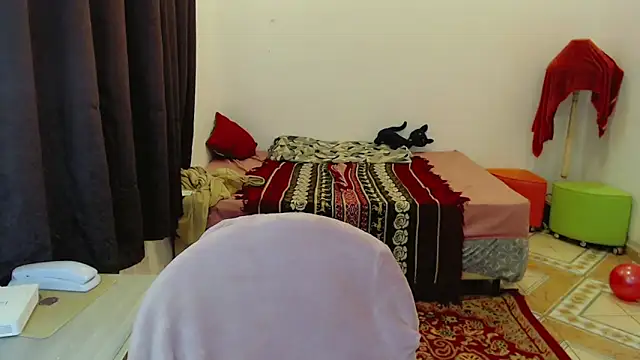 Sophie Fantasys online show from April 16, 10:45 pm