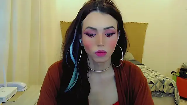 Snapshot of Sophie_Fantasys chatting on December 13, 10:49 pm Sophie Fantasys online show from December 13, 10:49 pm