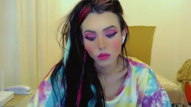 Snapshot of Sophie_Fantasys chatting on December 19, 6:10 pm Sophie Fantasys online show from December 19, 6:10 pm