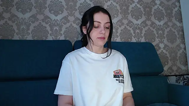 Louise Lavender online show from February 26, 4:19 am