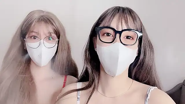 Mono-Stewardesss online show from December 7, 1:35 pm