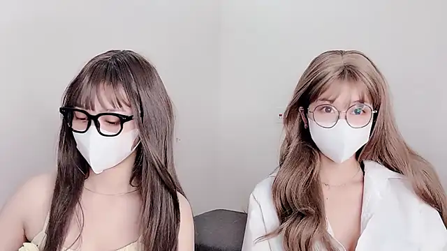 Mono-Stewardesss online show from December 4, 1:58 pm