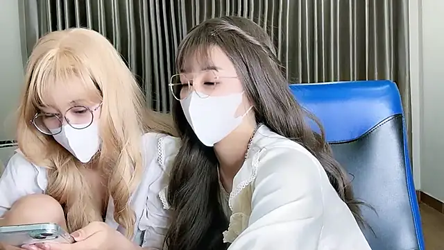 Mono-Stewardesss online show from March 11, 12:39 pm