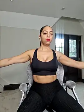 Snapshot of QueenTricks1 chatting on February 20, 12:18 pm QueenTricks1 online show from February 20, 12:18 pm