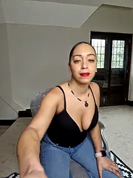 QueenTricks1 online show from March 13, 11:48 am