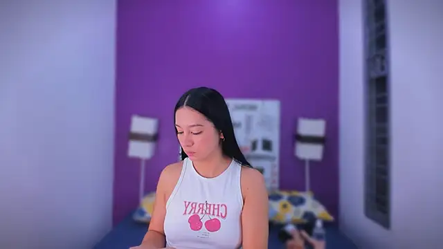 Lila Pinky online show from November 10, 12:54 pm