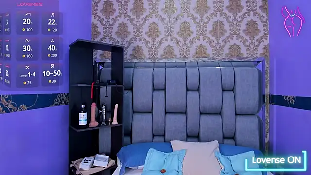 Lila Pinky online show from November 2, 12:10 pm