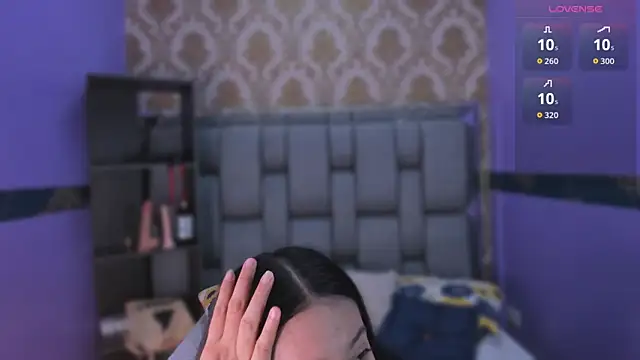 Lila Pinky online show from November 28, 12:49 pm