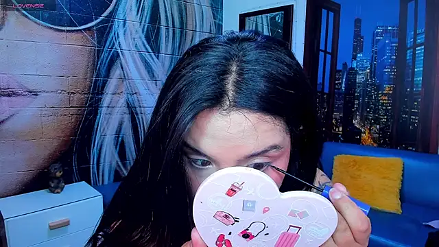 Snapshot of Small_naughty_ chatting on February 17, 2:06 pm Small naughty online show from February 17, 2:06 pm