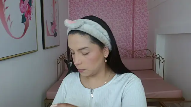Small naughty  online show from May 13, 1:07 pm