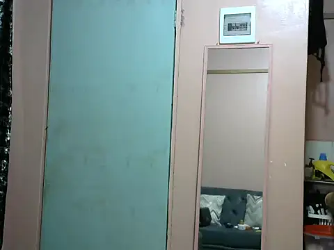 slender-qwene online show from March 31, 8:38 am