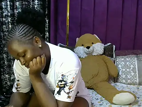 slender-qwene online show from December 1, 8:21 pm