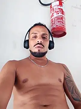 CasadoFavella online show from April 25, 3:09 pm