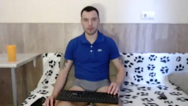 Snapshot of 28nick28 chatting on February 5, 11:44 am 28nick28 online show from February 5, 11:44 am