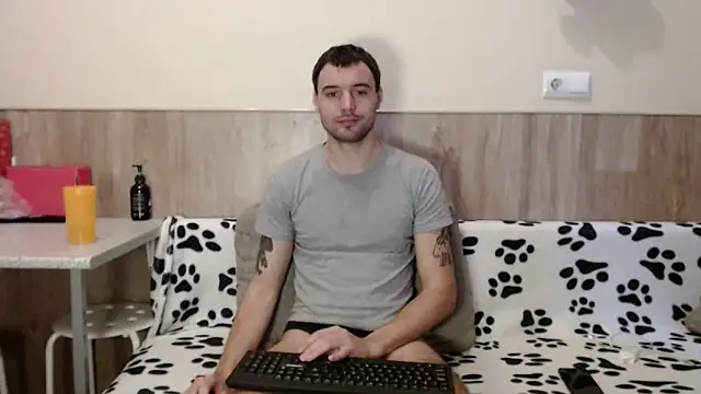 Snapshot of 28nick28 chatting on December 24, 11:06 am 28nick28 online show from December 24, 11:06 am