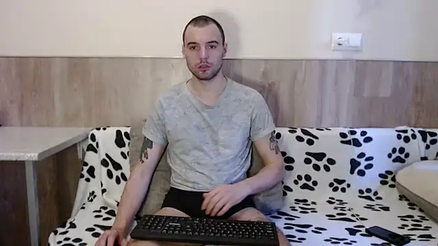 Snapshot of 28nick28 chatting on March 19, 12:23 pm 28nick28 online show from March 19, 12:23 pm