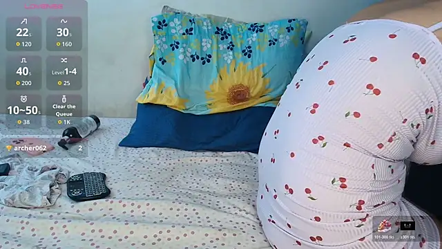 mrsmaira online show from July 26, 1:29 pm