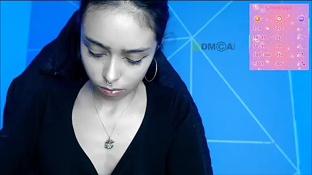 lilylouisee online show from April 21, 8:59 pm