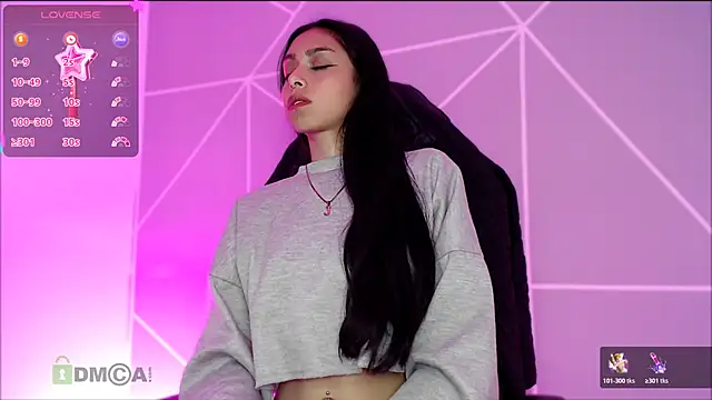 lilylouisee online show from February 6, 1:23 am