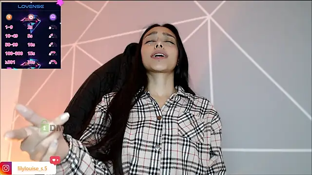 lilylouisee online show from February 12, 12:21 am